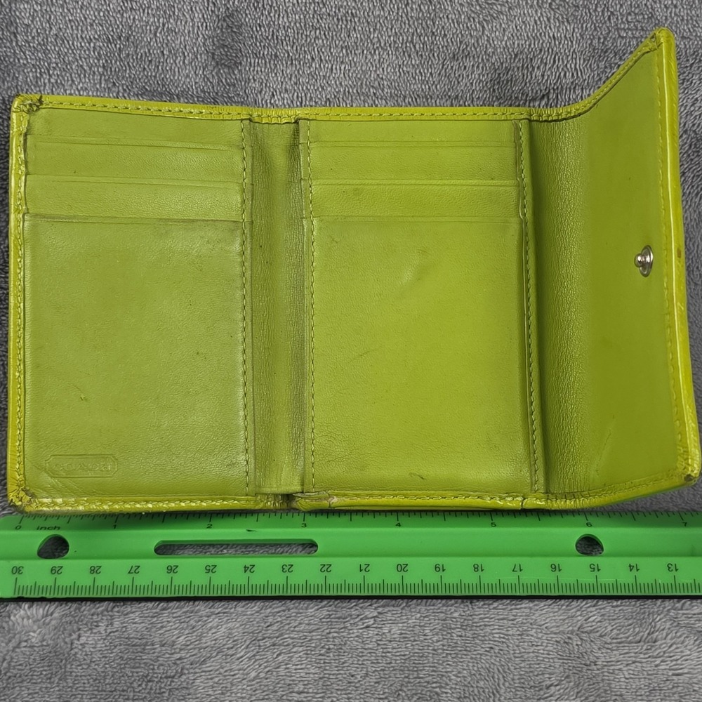 Vintage Coach TriFold Wallet Signature Canvas And Lime-Green Leather - Picture 3 of 13